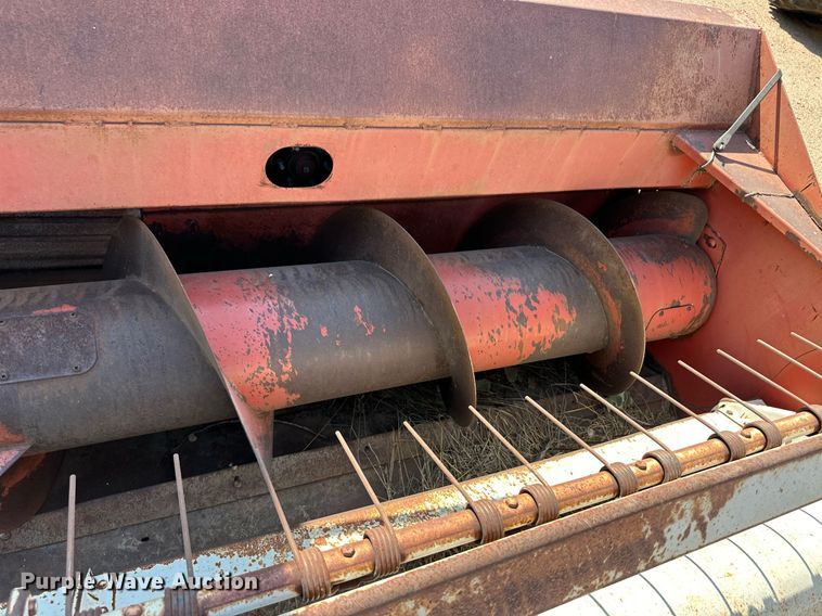 image for item ER8043 Hesston 6600 swather / windrower