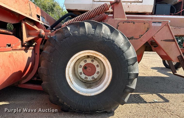 image for item ER8043 Hesston 6600 swather / windrower