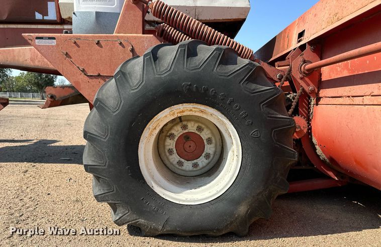 image for item ER8043 Hesston 6600 swather / windrower