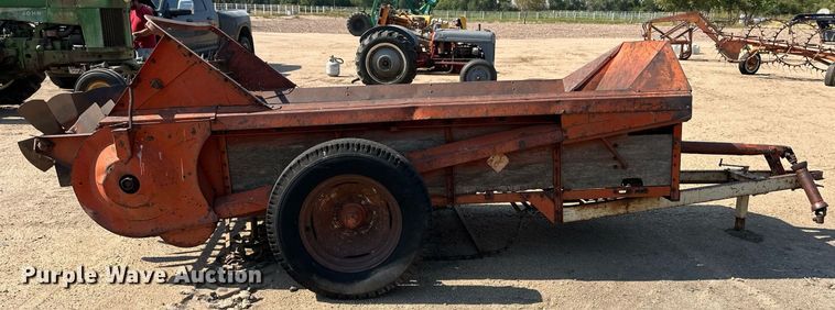image for item ER8047 Case 115 manure spreader