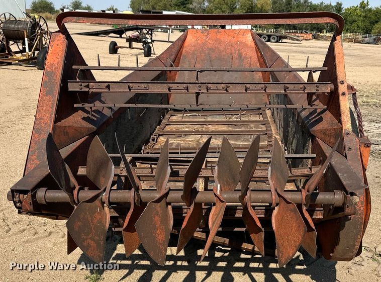 image for item ER8047 Case 115 manure spreader