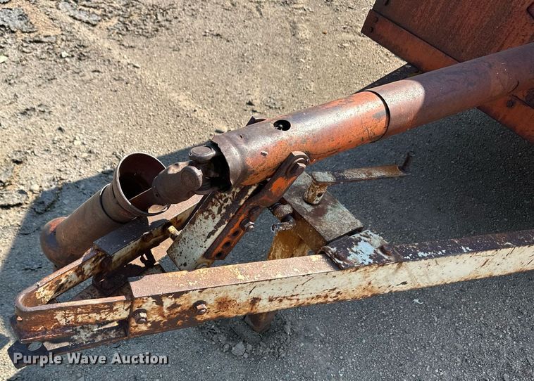 image for item ER8047 Case 115 manure spreader