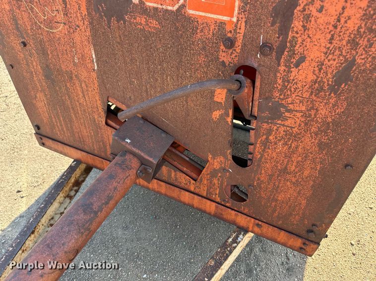 image for item ER8047 Case 115 manure spreader