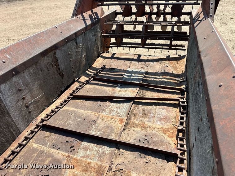 image for item ER8047 Case 115 manure spreader