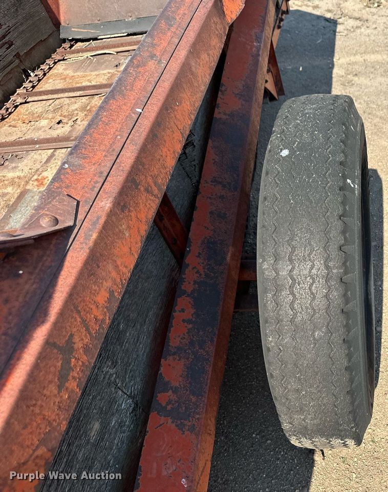 image for item ER8047 Case 115 manure spreader