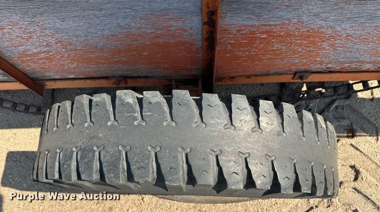 image for item ER8047 Case 115 manure spreader