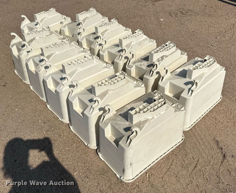 image for item ER8053 (11) planter seed hoppers