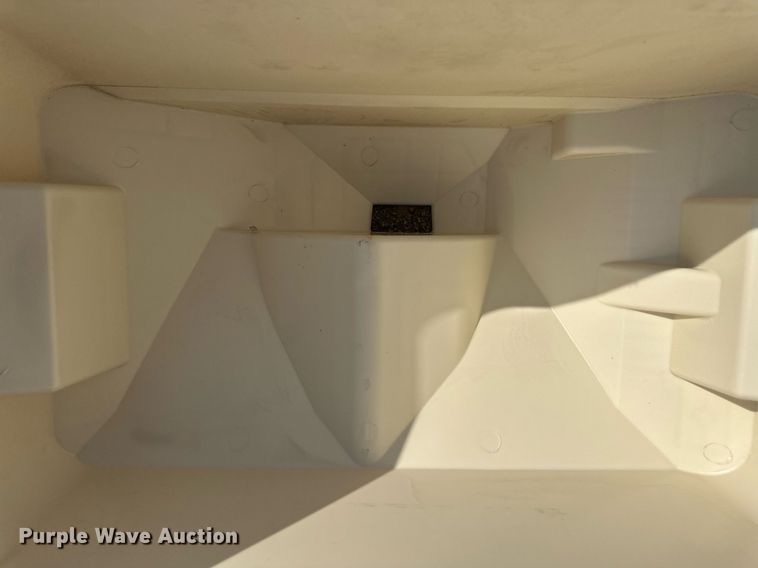 image for item ER8053 (11) planter seed hoppers