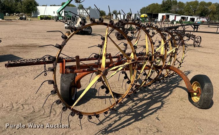 image for item ER8055 Farmhand F76B hay rake