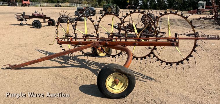 image for item ER8055 Farmhand F76B hay rake