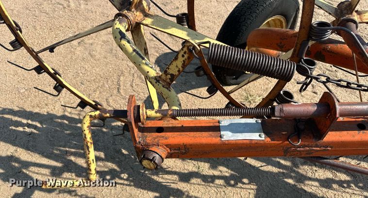 image for item ER8055 Farmhand F76B hay rake