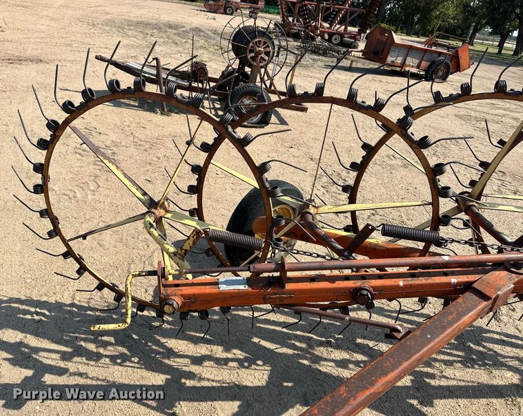 image for item ER8055 Farmhand F76B hay rake