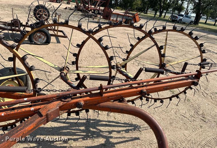 image for item ER8055 Farmhand F76B hay rake