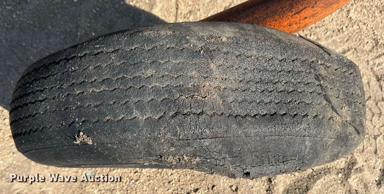 image for item ER8055 Farmhand F76B hay rake