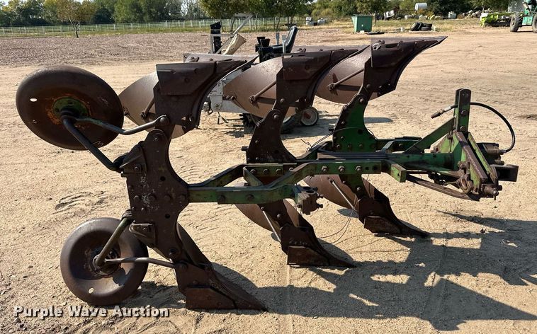 image for item ER8059 Six bottom two way plow