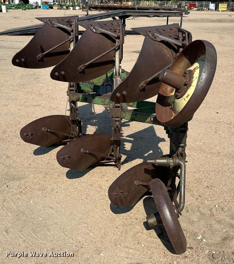 image for item ER8059 Six bottom two way plow