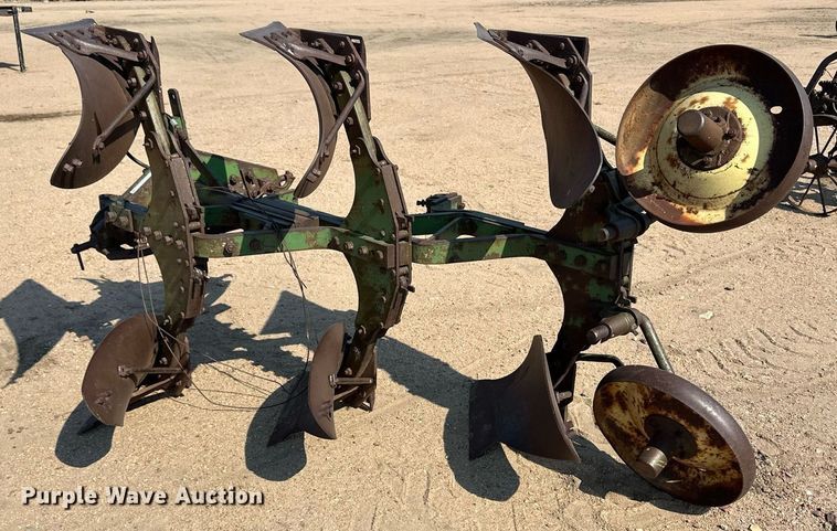 image for item ER8059 Six bottom two way plow