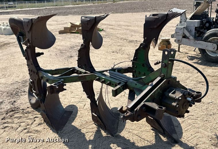 image for item ER8059 Six bottom two way plow