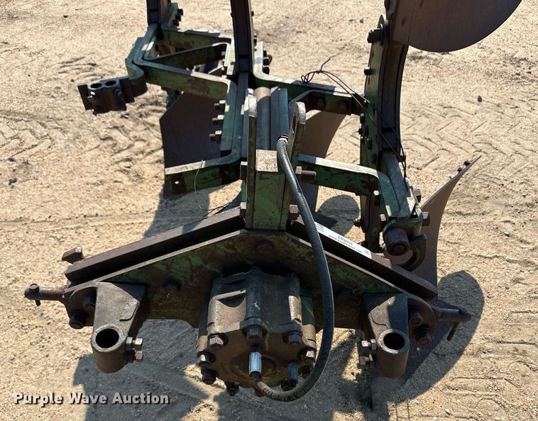 image for item ER8059 Six bottom two way plow