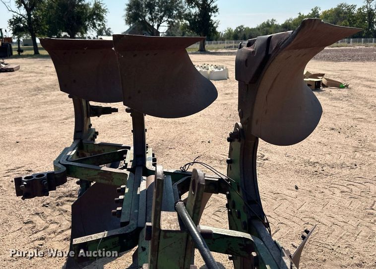 image for item ER8059 Six bottom two way plow