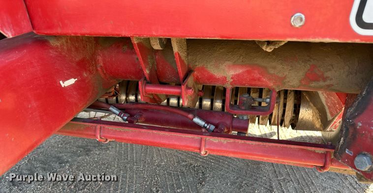 image for item ER8072 1994 Case IH 8465A round baler