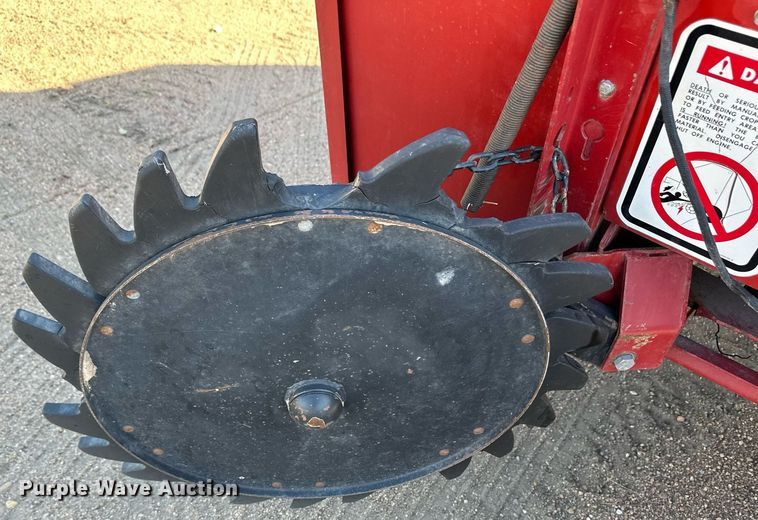 image for item ER8072 1994 Case IH 8465A round baler