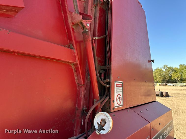 image for item ER8072 1994 Case IH 8465A round baler