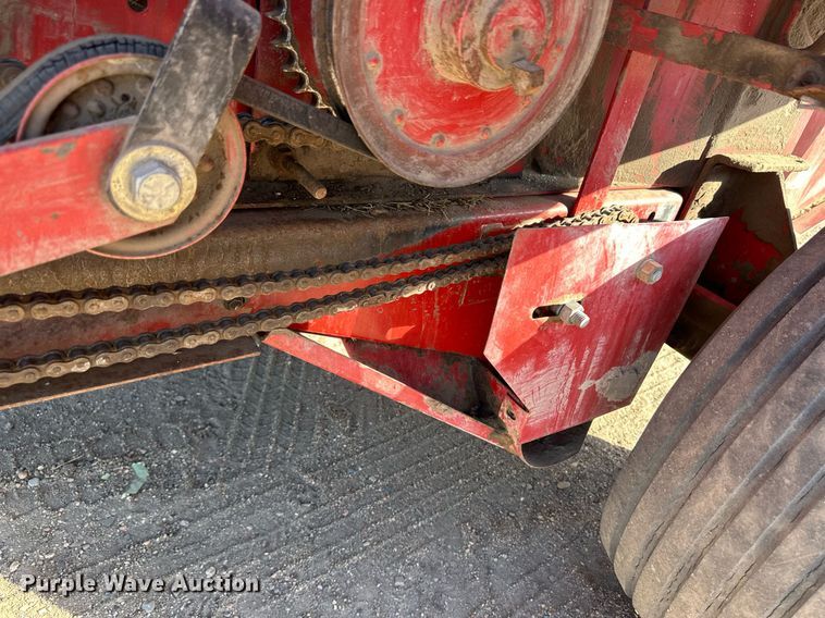 image for item ER8072 1994 Case IH 8465A round baler