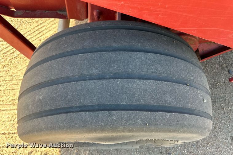 image for item ER8072 1994 Case IH 8465A round baler