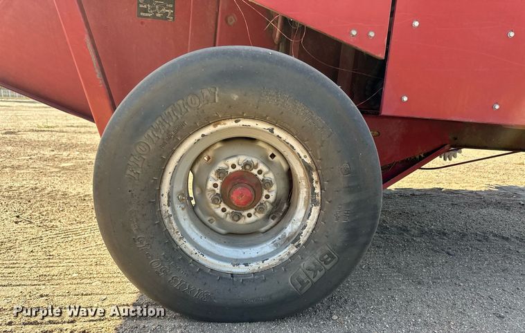 image for item ER8072 1994 Case IH 8465A round baler