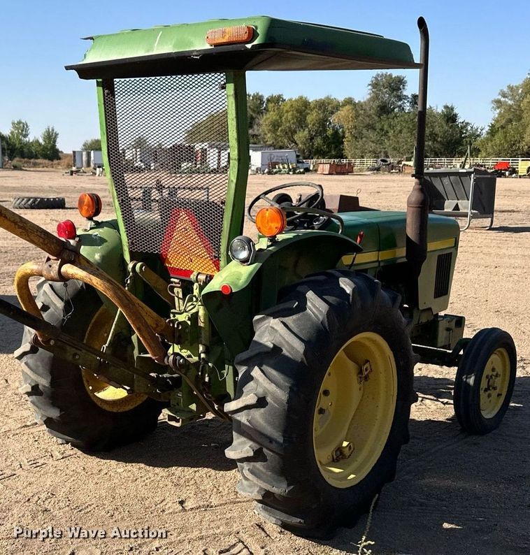 image for item ER8073 1978 John Deere 850 tractor