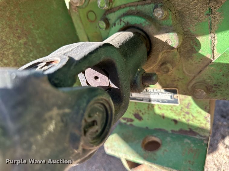 image for item ER8073 1978 John Deere 850 tractor