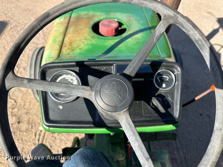 image for item ER8073 1978 John Deere 850 tractor