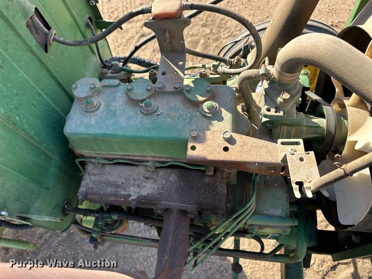 image for item ER8073 1978 John Deere 850 tractor