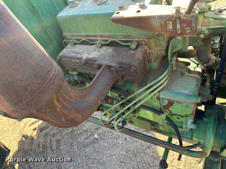 image for item ER8073 1978 John Deere 850 tractor