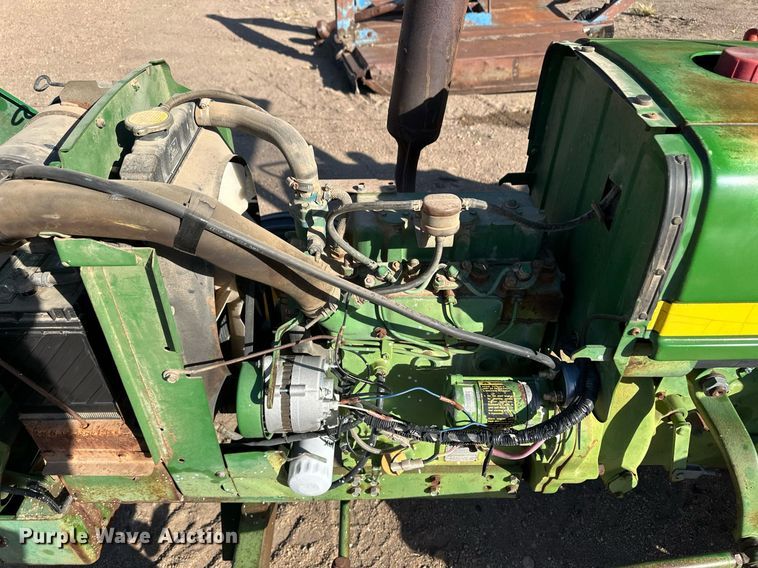 image for item ER8073 1978 John Deere 850 tractor