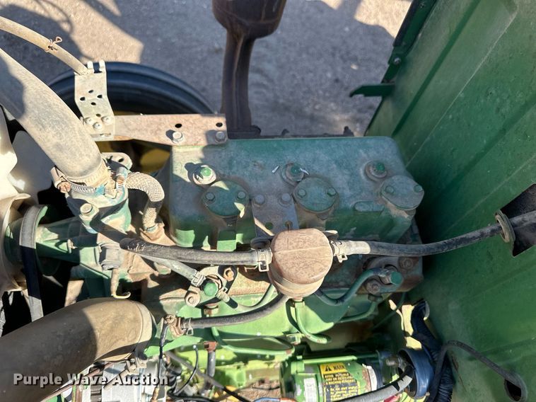 image for item ER8073 1978 John Deere 850 tractor