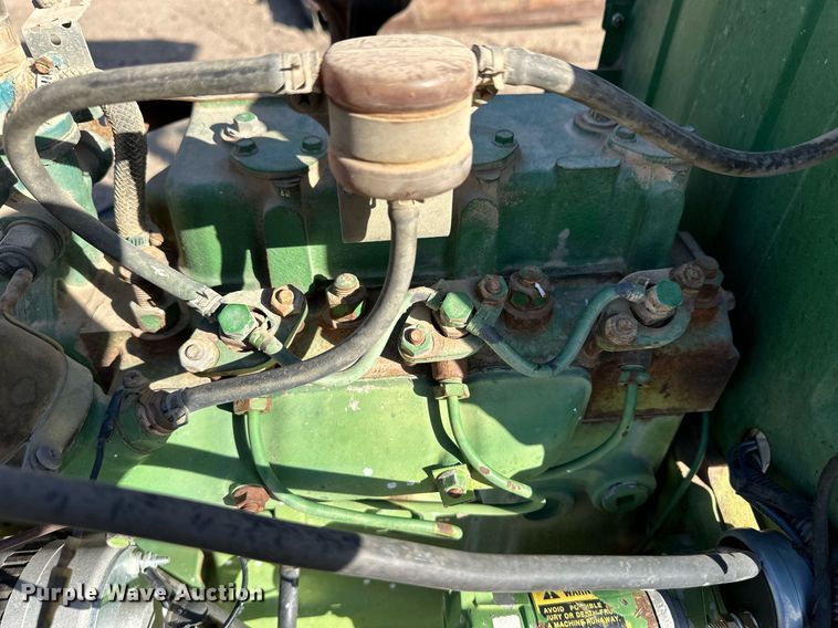 image for item ER8073 1978 John Deere 850 tractor