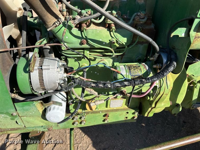 image for item ER8073 1978 John Deere 850 tractor
