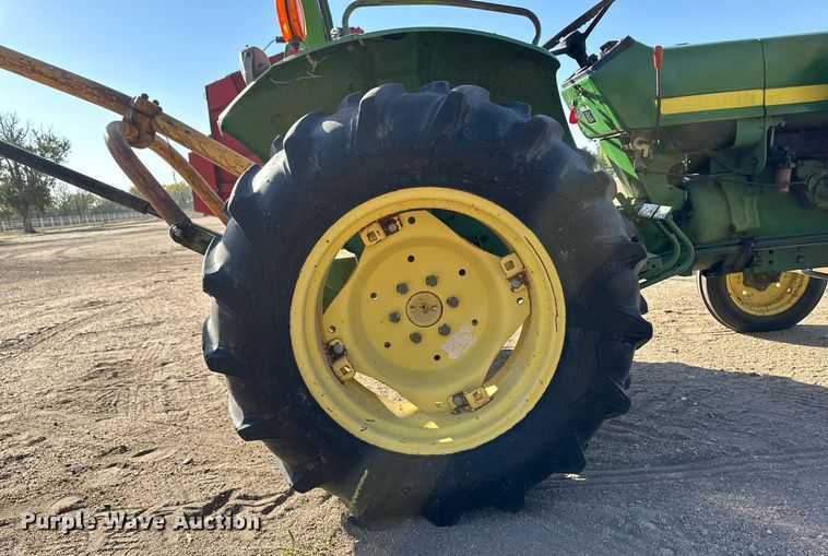 image for item ER8073 1978 John Deere 850 tractor