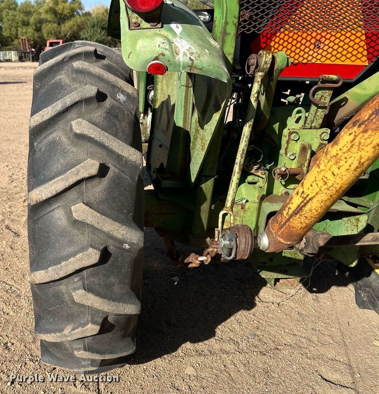 image for item ER8073 1978 John Deere 850 tractor