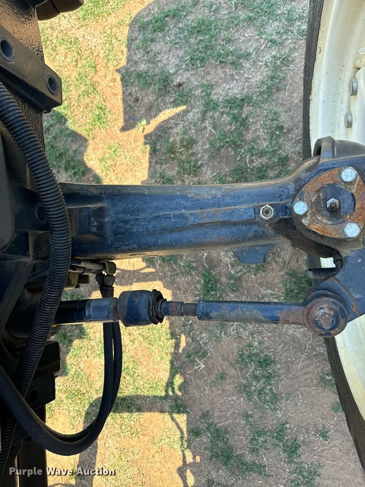 image for item IE9108 2006 New Holland TN75A MFWD tractor