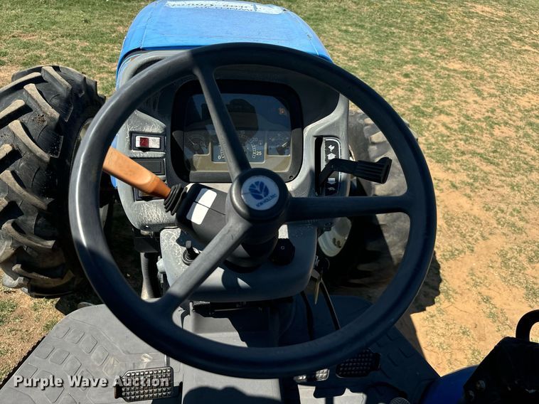 image for item IE9108 2006 New Holland TN75A MFWD tractor
