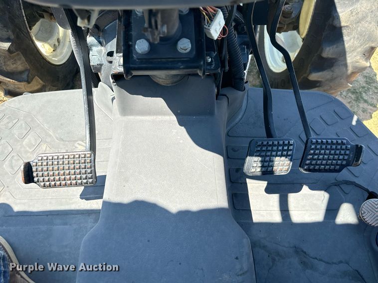 image for item IE9108 2006 New Holland TN75A MFWD tractor