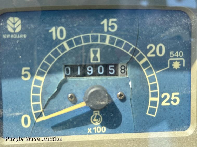 image for item IE9108 2006 New Holland TN75A MFWD tractor