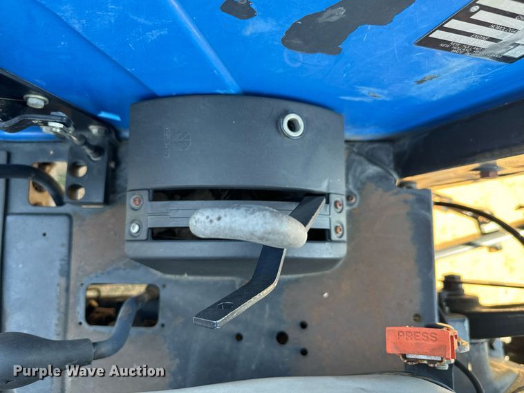 image for item IE9108 2006 New Holland TN75A MFWD tractor