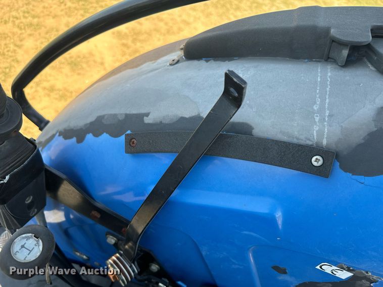 image for item IE9108 2006 New Holland TN75A MFWD tractor