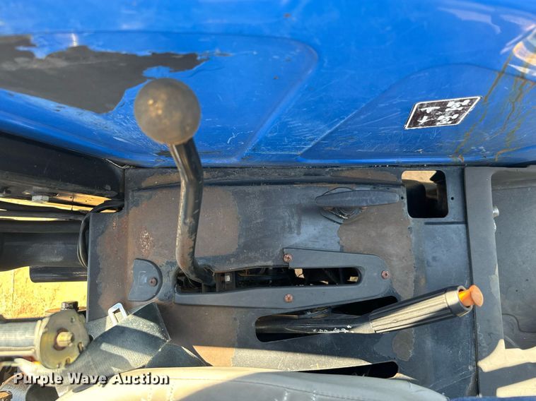 image for item IE9108 2006 New Holland TN75A MFWD tractor