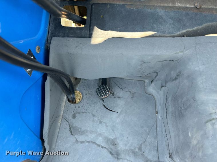 image for item IE9108 2006 New Holland TN75A MFWD tractor