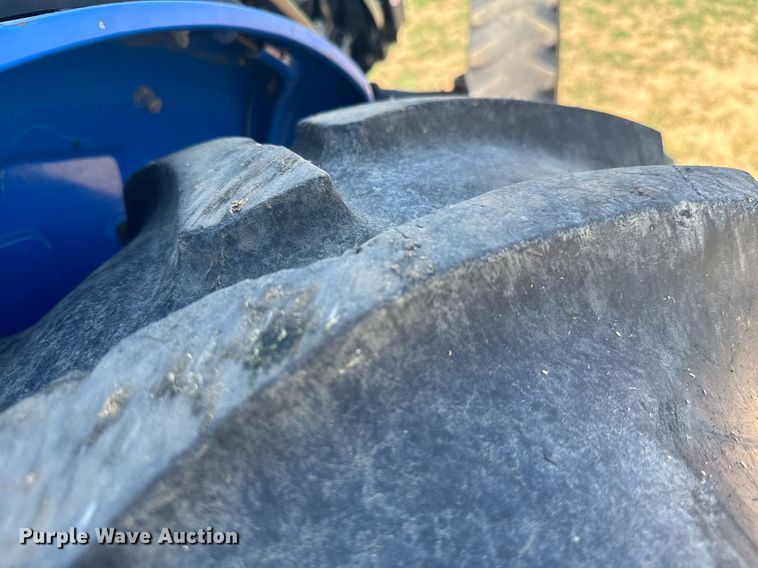 image for item IE9108 2006 New Holland TN75A MFWD tractor